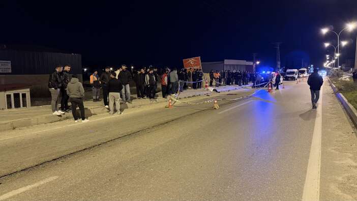 belediye-otobusuyle-carpisan-motosikletli-genc-hayatini-kaybetti