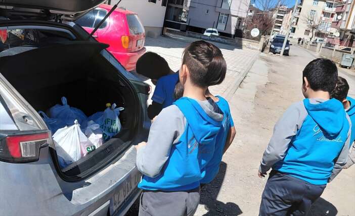 konyali-kucuklerden-buyuk-hareket-ihtiyac-sahiplerini-unutmadilar