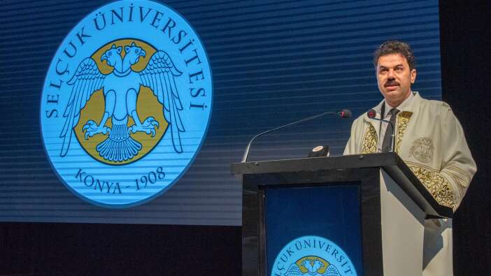 selcuk-universitesinde-14-mart-coskusu-yasandi