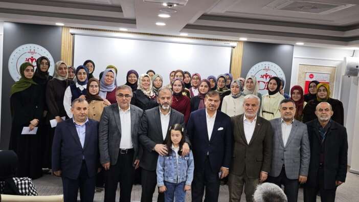 konyada-manevi-baharimiz-uc-aylar-proje-yarismasinin-odulleri-verildi