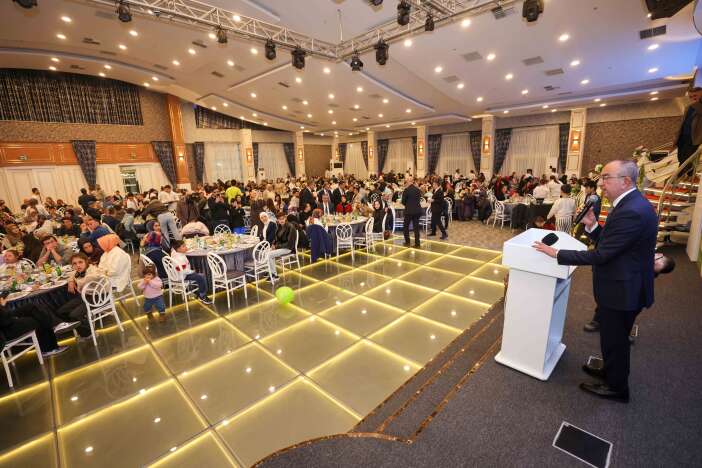 meramin-dosdlari-iftarda-guldu