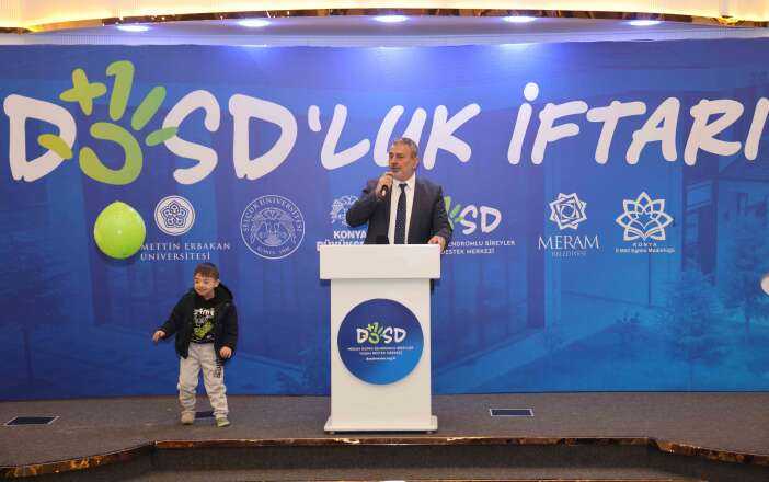 meramin-dosdlari-iftarda-guldu