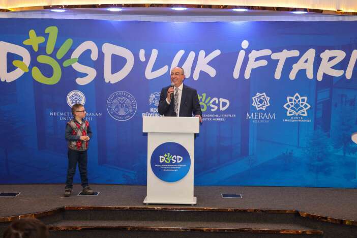 meramin-dosdlari-iftarda-guldu