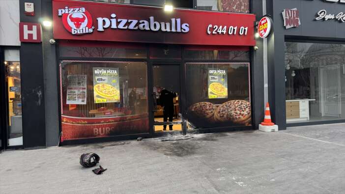 pizza-zincirinin-2-subesi-kundaklandi-zanli-eski-calisan-cikti