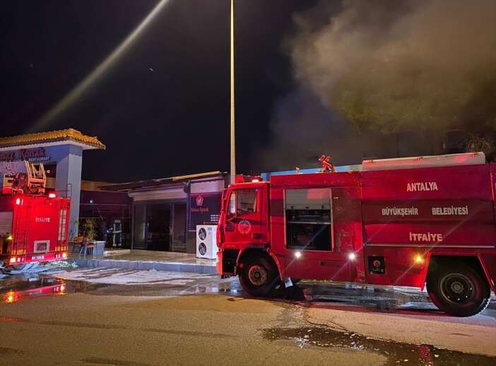 zincir-markette-yangin-panigi