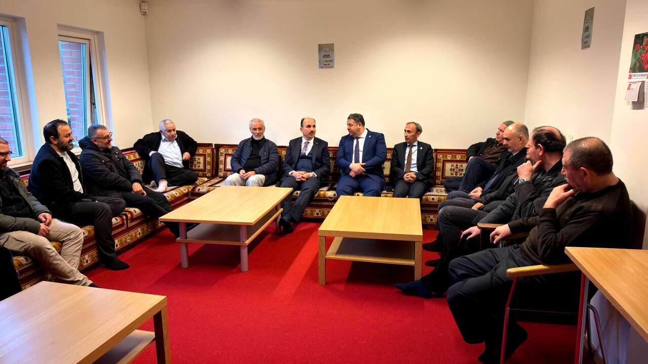 baskan-altay-isvecte-gurbetci-konyalilarla-gonul-koprusu-kurdu