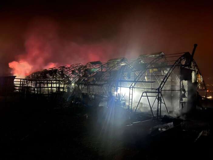 ciftlikte-yangin-faciasi-580-tavuk-civciv-ve-kaz-telef-oldu