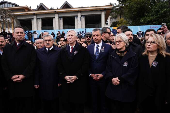 ilber-ortayli-son-yolculuguna-ugurlandi