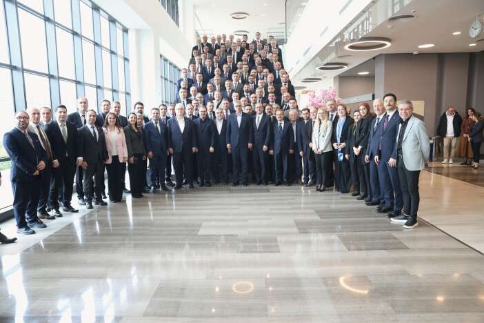 konya-saglik-ekibine-bakan-memisoglundan-ozel-tesekkur