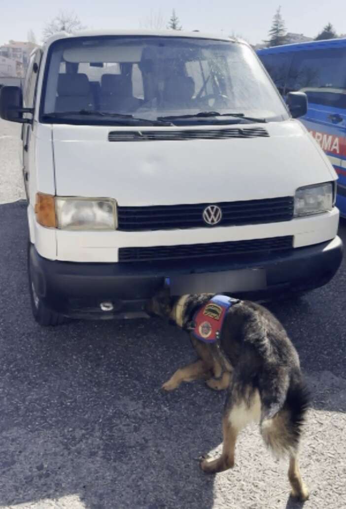 konya-yolunda-nefes-kesen-uyusturucu-operasyonu