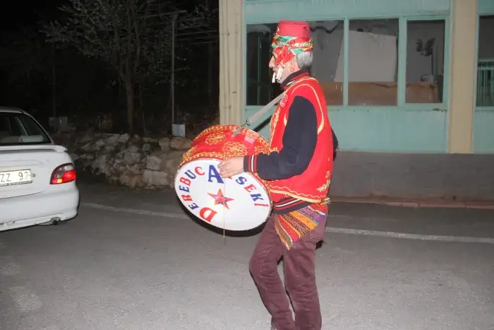 konyada-40-yildir-sahurun-sesi