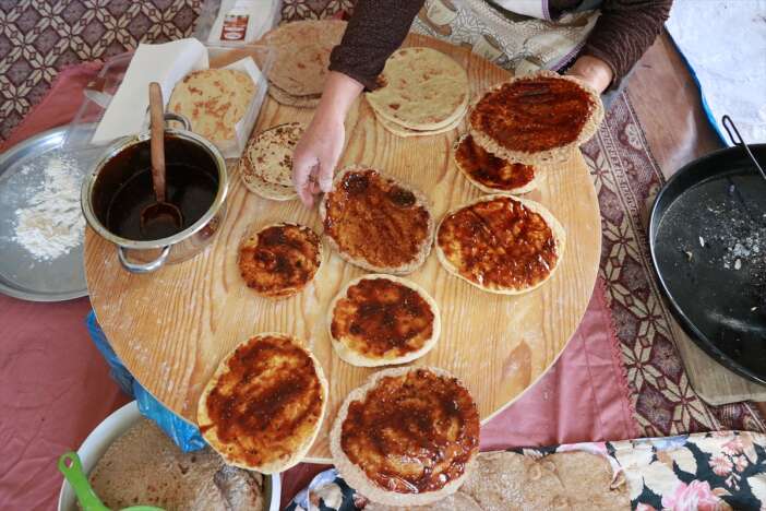 konyada-asirlik-bayram-gelenegi-kulce-tatlisi