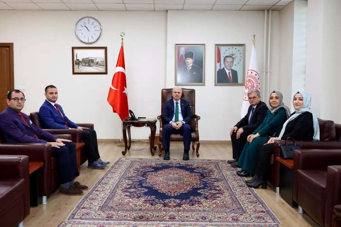 ticaret-il-mudurlugu-heyetinden-vali-akina-ziyaret