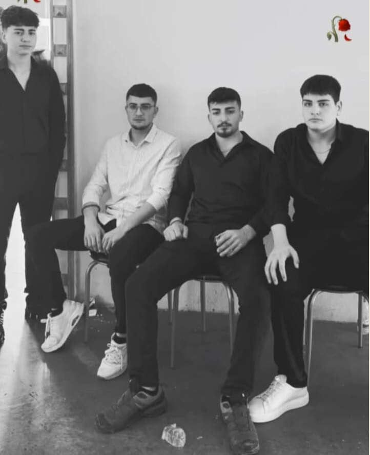 tira-carpan-otomobildeki-genclerin-aci-sonu-geriye-bu-fotograf-kaldi