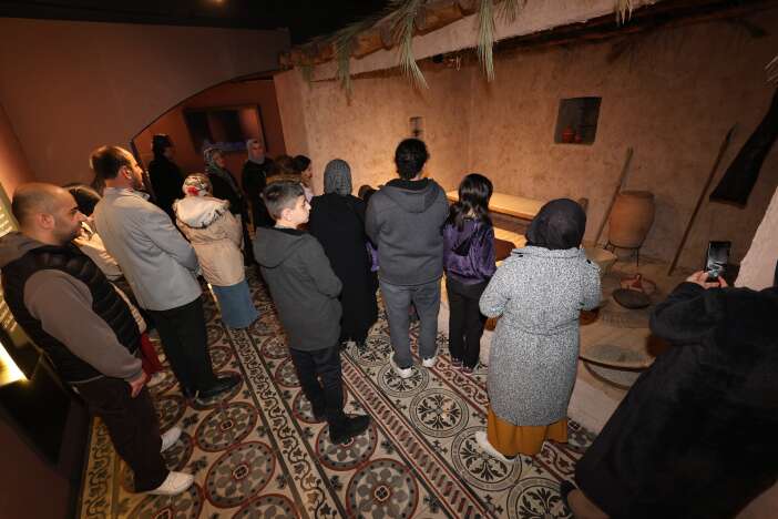 kadir-gecesi-konyadaki-peygamber-asiklarini-costurdu