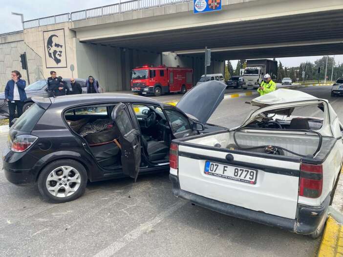 otomobil-kamyonete-carpti-zeki-kaya-hayatini-kaybetti