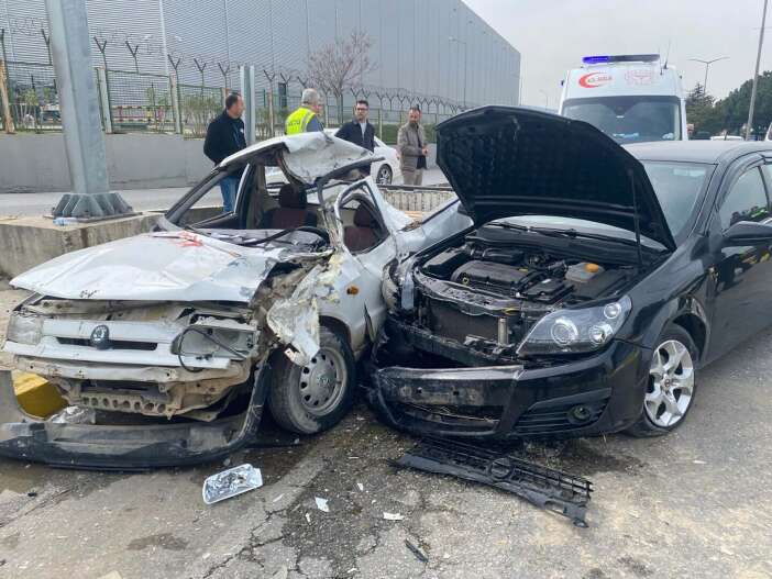 otomobil-kamyonete-carpti-zeki-kaya-hayatini-kaybetti