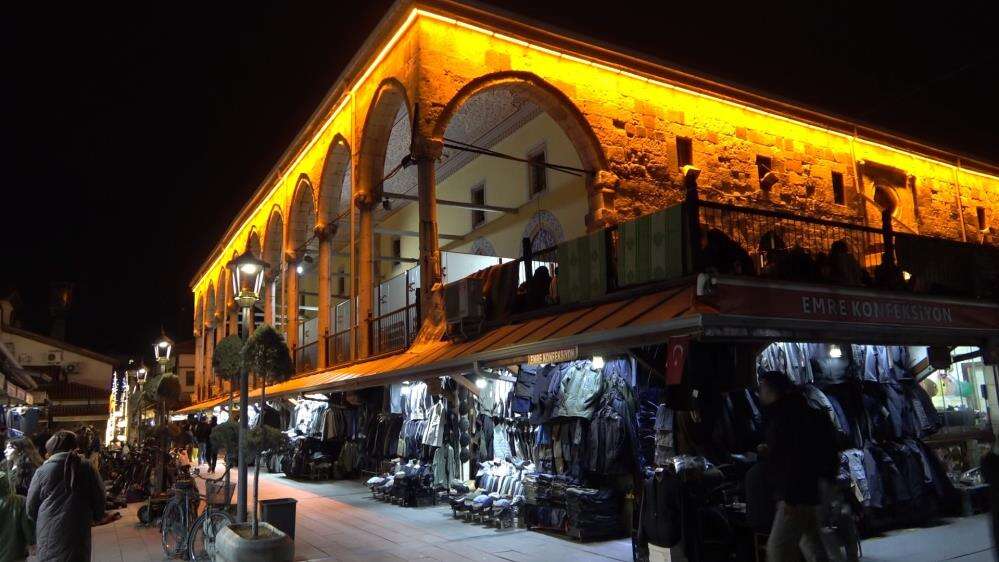 konyada-son-teravih-namazinda-cemaat-camilere-sigmadi