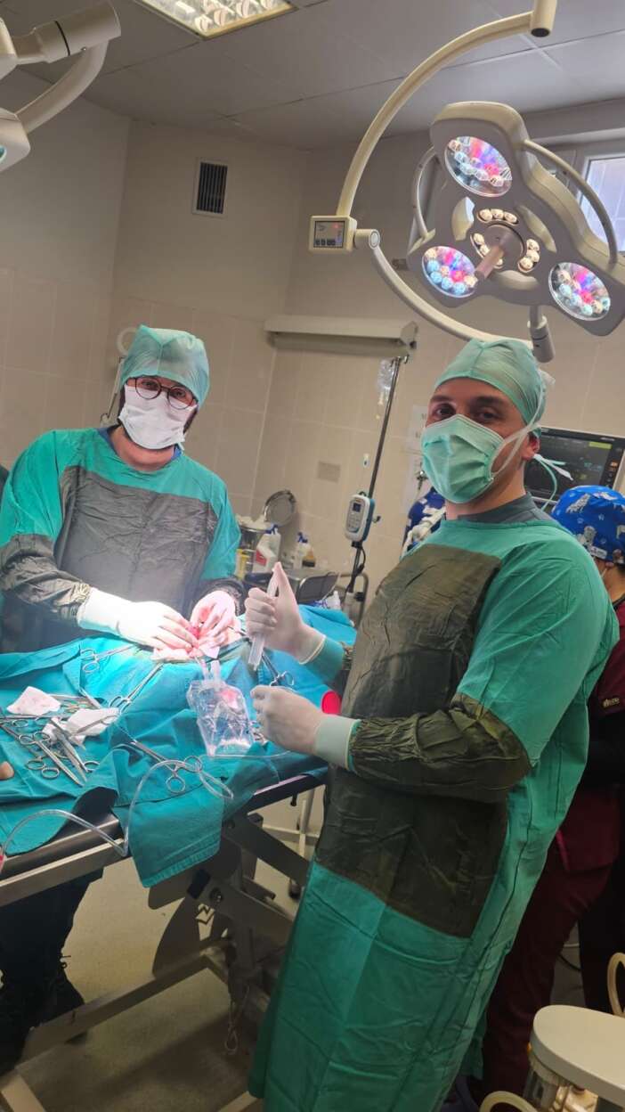 kopegin-idrar-kesesinden-cikanlar-doktoru-bile-sok-etti-yaklasik-140-tane