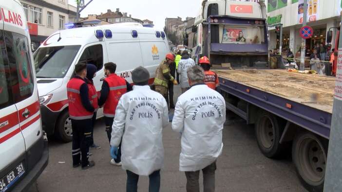 yolun-karsisina-gecmeye-calisirken-cekici-carpan-kadin-oldu