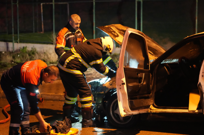 bayram-gezmesi-icin-emanet-aldigi-araba-kule-dondu