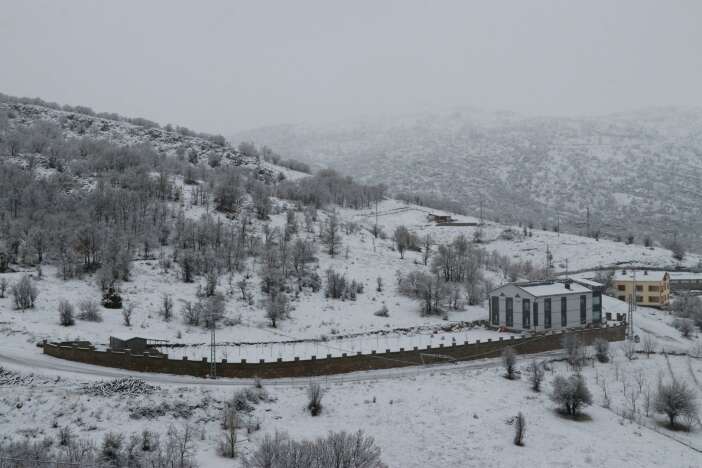 konyada-bayram-bereketiyle-geldi-bir-ilce-gune-karla-uyandi