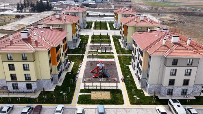 konyada-ilk-evim-projesiyle-yuvalarina-kavusanlar-cifte-bayram-yapacak