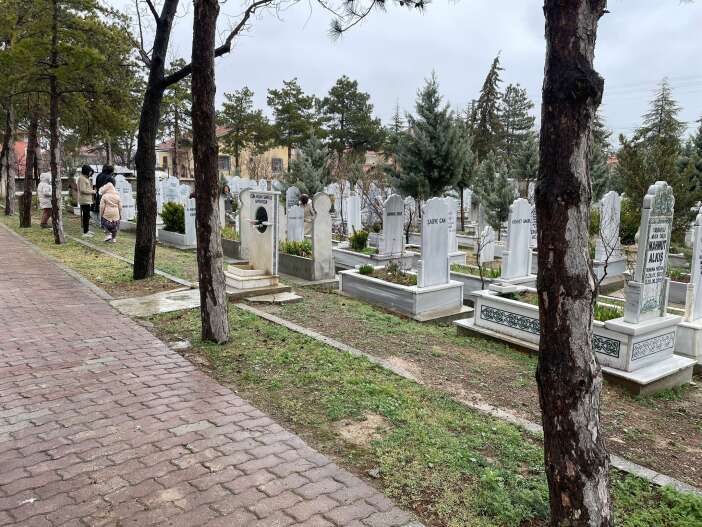 konyada-mezarlik-ziyaretleri-basladi