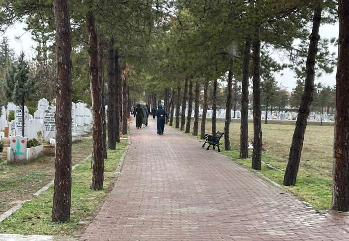 konyada-mezarlik-ziyaretleri-basladi