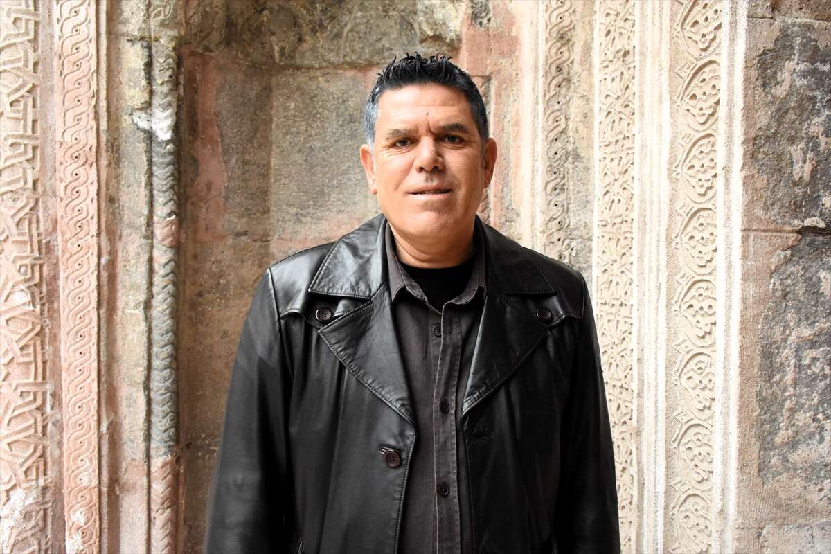 konya-yolundaki-tarihi-kervansaray-kapilarini-film-ve-dizilere-acti