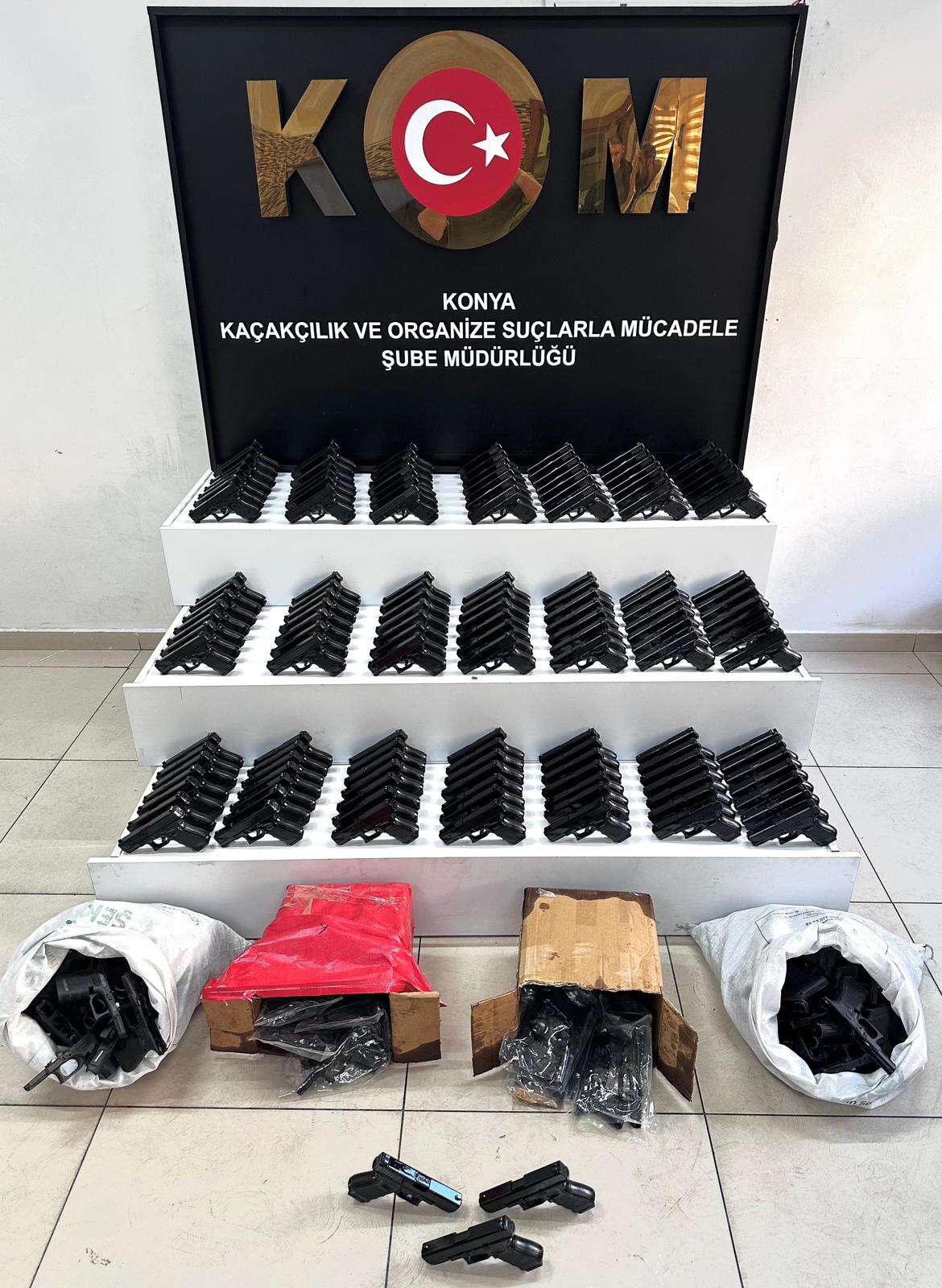 konyada-silah-kacakcilarina-operasyon-yuzlerce-ele-gecirildi