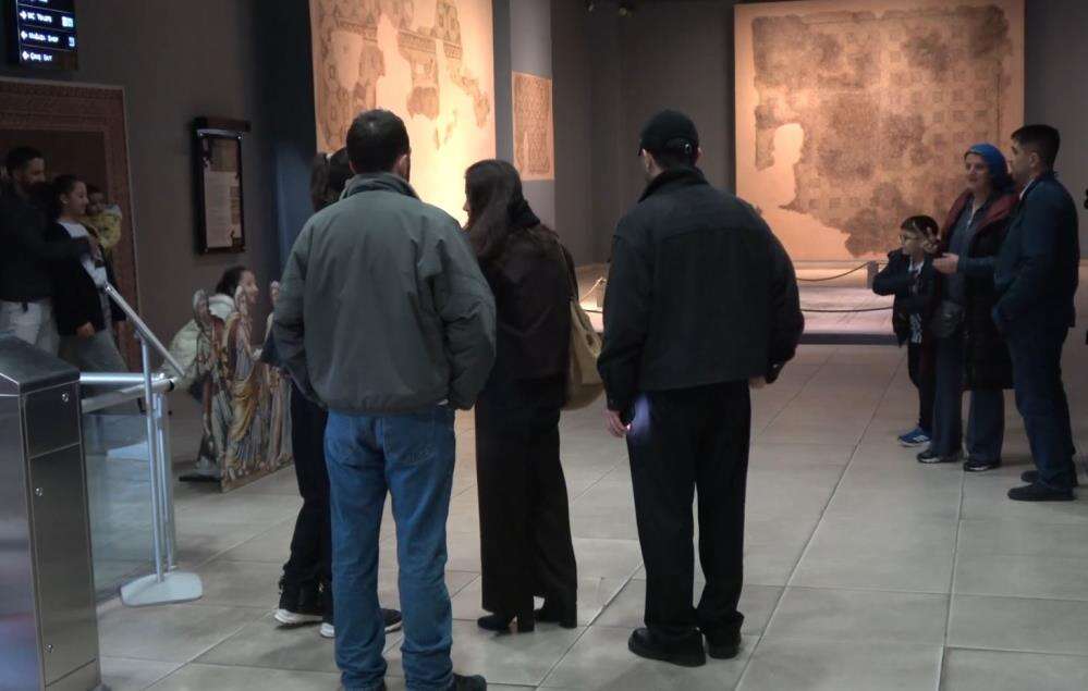 konyalilar-bayramda-zeugma-mozaik-muzesine-akin-etti