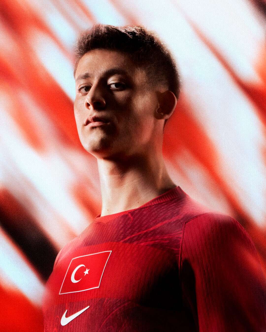 a-milli-takim-yeni-formalarini-arda-guler-ile-duyurdu-iste-fiyatlar