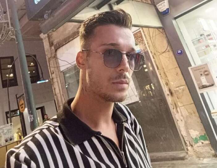 kalbinden-bicaklanan-muzisyen-emre-duman-hayatini-kaybetti