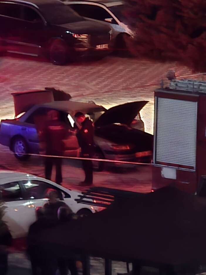 konyada-park-halindeki-arac-alevlere-teslim-oldu