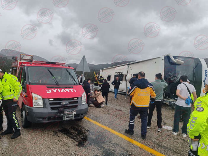 konyada-yolcu-otobusu-devrildi-cok-sayida-yarali-var