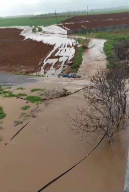 kopru-yikildi-dunyanin-en-uzun-adami-yolda-kaldi