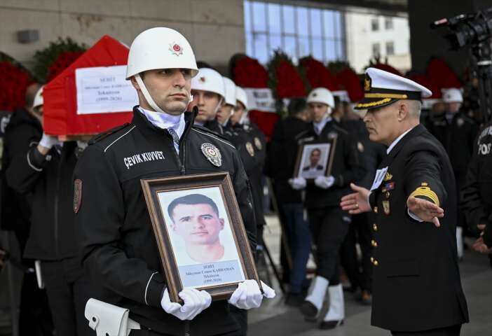 sehit-aselsan-teknisyenleri-son-yolculuklarina-ugurlandi