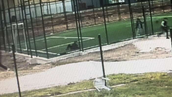 17-yasindaki-cocuk-akranini-pompali-tufekle-vurdu