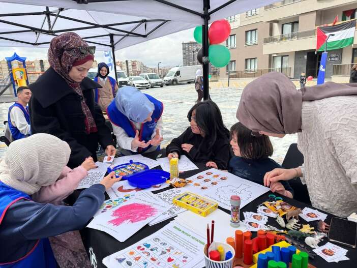 filistinli-cocuklar-konyanin-limani-ile-bayram-yapti