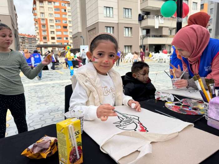 filistinli-cocuklar-konyanin-limani-ile-bayram-yapti