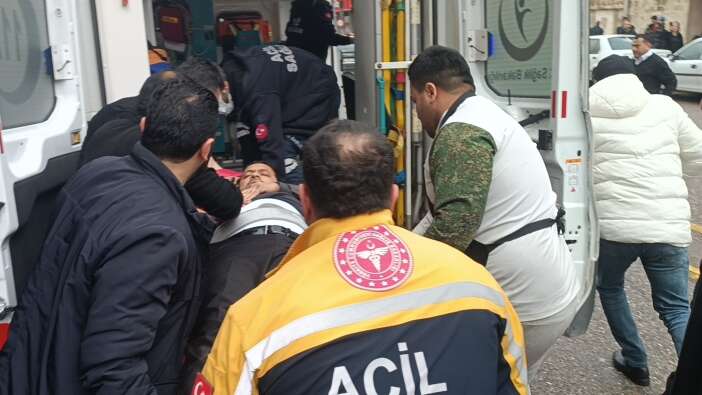 kardes-dehseti-agabeyini-silahla-vurdu