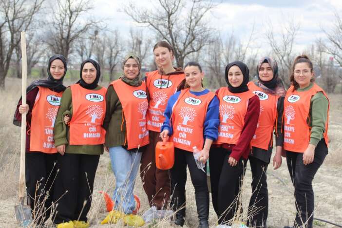 konyadaki-ogretmen-adaylari-erozyona-savas-acti