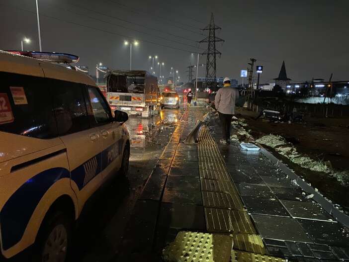 takla-atan-otomobil-hurdaya-dondu-1-kisi-oldu