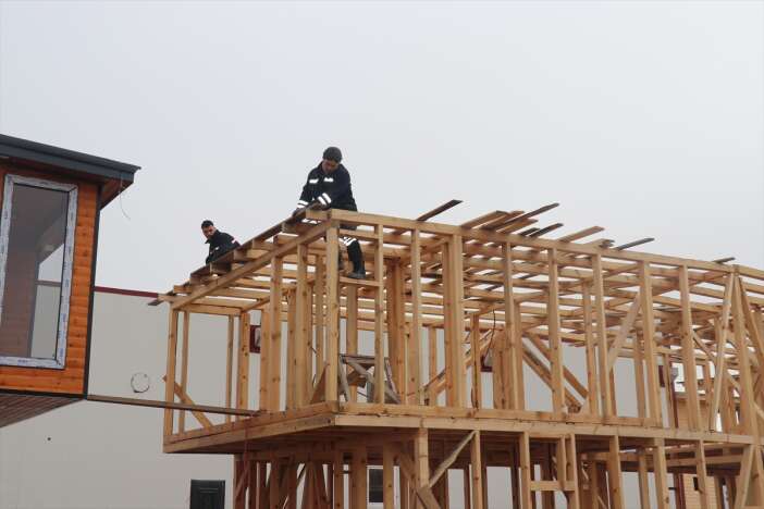 avrupanin-ahsap-evleri-anadoludaki-2-kardesin-elinden-cikiyor