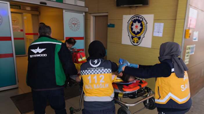 fabrikanin-kazaninda-pes-pese-facia-biri-zehirlendi-digeri-oldu