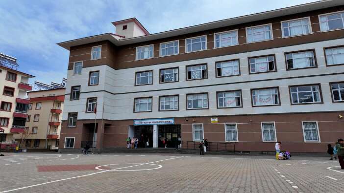 ilkokulda-zehirlenme-panigi-30-ogrenci-hastaneye-kaldirildi