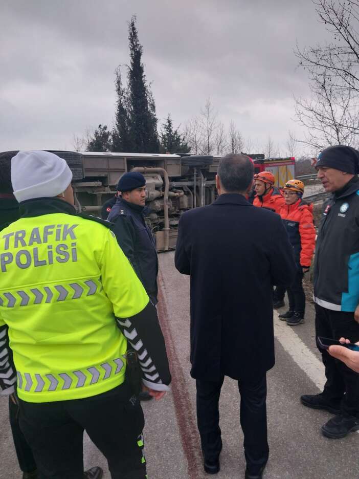 isci-servisi-kaza-yapti-olu-ve-cok-sayida-yarali-var