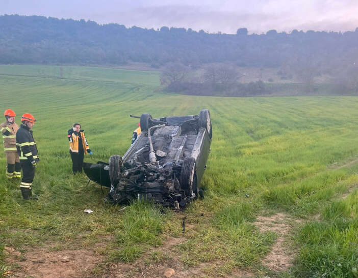 kontrolden-cikan-otomobil-takla-atti-ali-eren-kayar-oldu