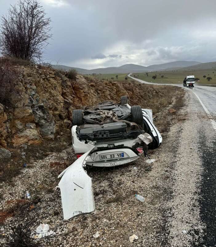 konyada-kontrolden-cikan-otomobil-takla-atarak-ters-dondu